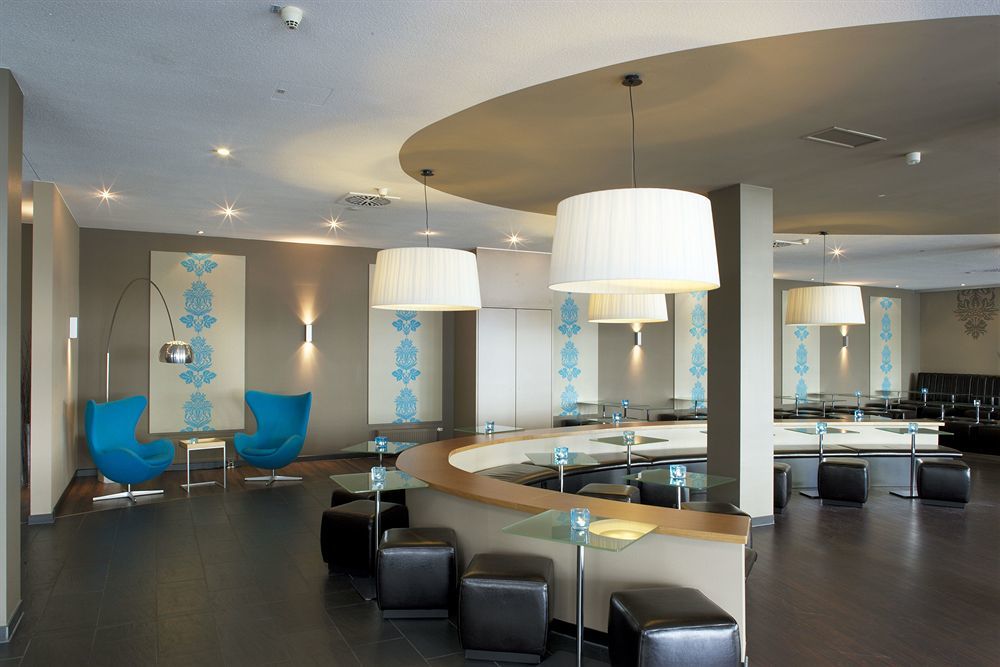 One Frankfurt Airport 3*